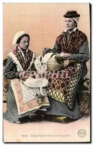 Cartes postales Folklore Deux dentellieres Auvergnates
