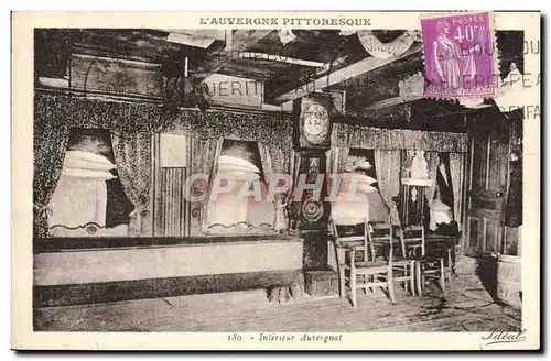 Cartes postales Folklore Auvergne Interieur Auvergnat Horloge Pendule