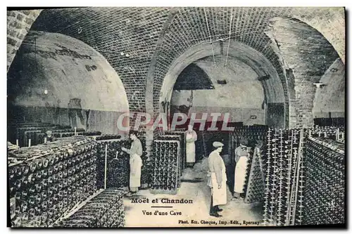 Cartes postales Folklore Vin Vendange Champagne Moet & Chandon Vue d&#39une cave