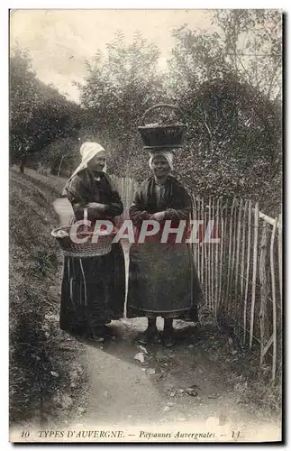 Cartes postales Folklore Auvergne Paysannes Auvergnates