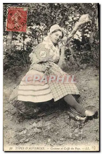 Cartes postales Folklore Auvergne Costume et coiffe du pays