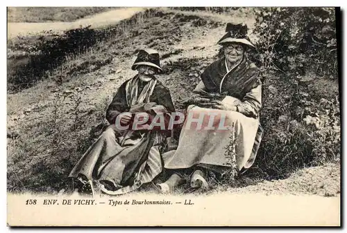 Ansichtskarte AK Folklore Auvergne Environs de Vichy Types de Bourbonnaises