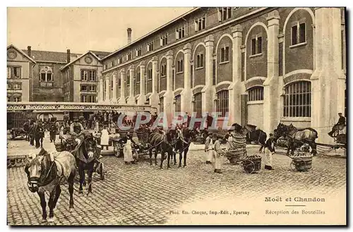 Cartes postales Folklore Vin Vignoble Vendanges Champagne Moet et Chandon Reception des bouteilles