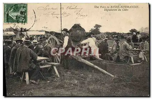 Cartes postales Folklore Vin Vignoble Vendanges Une foire en Basse Normandie Degustation de cidre TOP