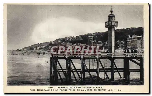 Cartes postales Phare Trouville Reine des plages Vue generale de la plage prise de la jetee de Deauville