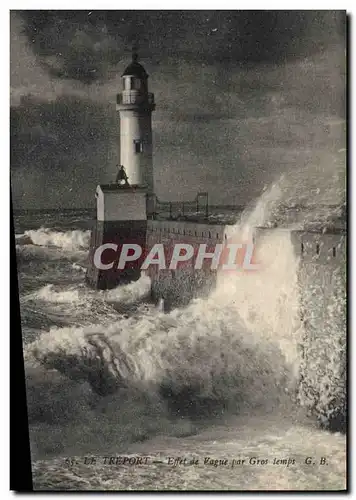 Cartes postales Phare Le Treport Effet de vague par gros temps