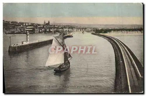 Cartes postales Phare Boulogne sur Mer Vue generale prise de la jetee Ouest Bateau