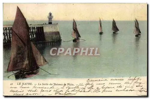 Cartes postales Phare Le Havre La sortie des bateaux de peche