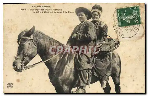 Ansichtskarte AK Folklore Auvergne Equipage des Hauts plateaux Cheval