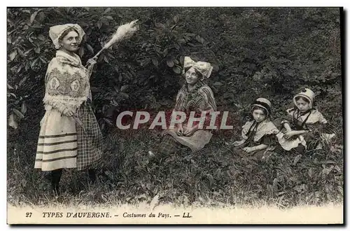 Ansichtskarte AK Folklore Auvergne Costumes du pays Fileuse