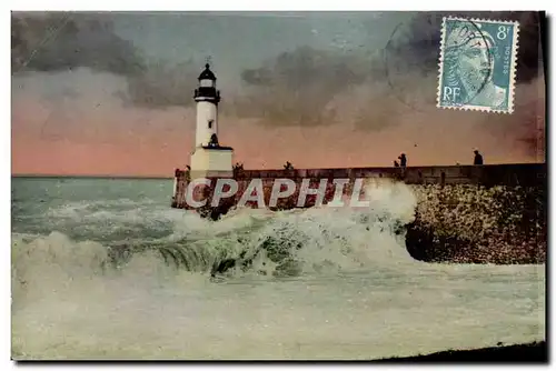 Cartes postales Phare par gros temps Le Treport