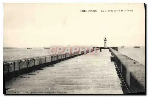Cartes postales Phare Cherbourg La grande jetee et le phare Bateaux