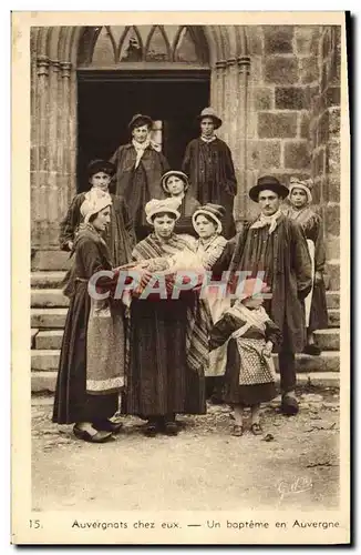 Cartes postales Folklore Auvergne Un bapteme en Auvergne