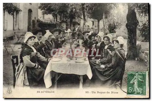 Ansichtskarte AK Folklore Auvergne Un repas de noce Mariage