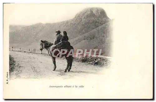 Cartes postales Folklore Auvergne Auvergnats allant a la ville Cheval