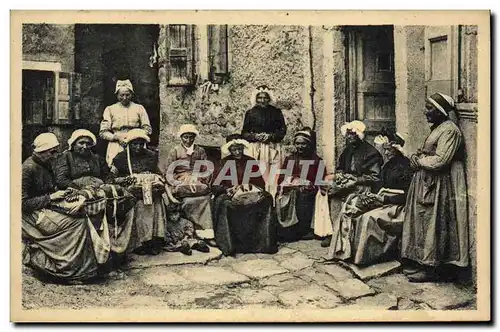 Ansichtskarte AK Folklore Auvergne Le Puy Groupe de dentellieres des environs du Puy