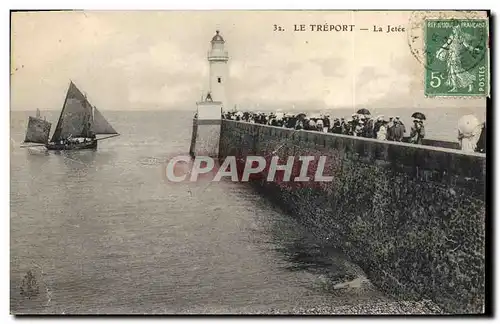 Ansichtskarte AK Phare Le Treport La jetee Bateau