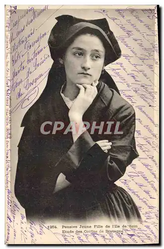 Cartes postales Folklore Pensive jeune fille de l&#39Ile de Sein