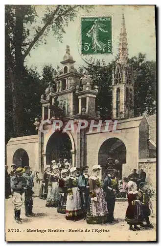 Ansichtskarte AK Folklore Mariage breton Sortie de l&#39eglise