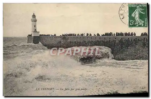 Ansichtskarte AK Phare Le Treport La jetee par gros temps