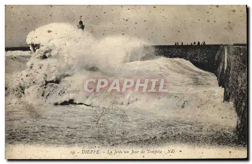 Ansichtskarte AK Phare Dieppe La jetee un jour de tempete