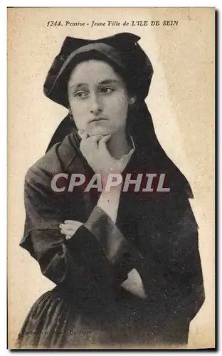 Cartes postales Folklore Pensive Jeune fille de l&#39Ile de Sein