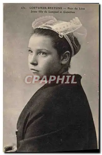 Cartes postales Folklore Pays du Leon Jeune fille de Lampaul et Guimiliau