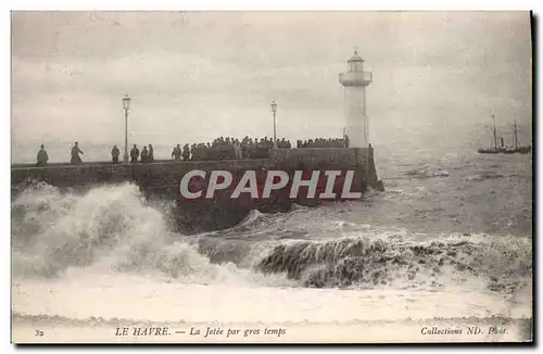 Cartes postales Phare Le Havre La jetee par gros temps