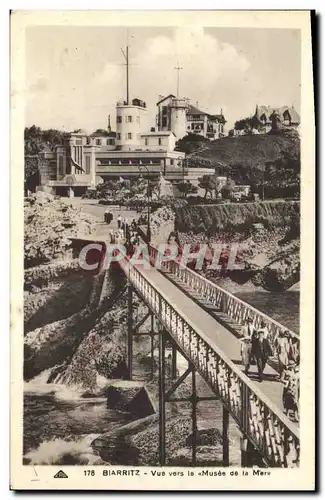 Cartes postales Phare Biarritz Vue vers le Musee de la mer