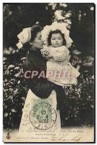 Ansichtskarte AK Folklore Jeune fille de Blain Bonne d&#39enfants