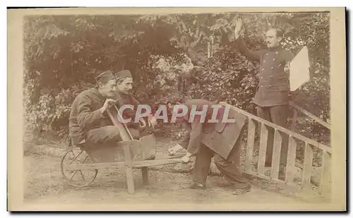 CARTE PHOTO Brouette Militaria