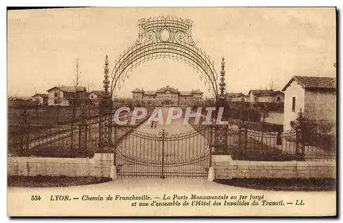 Cartes postales Lyon Chemin de Francheville La porte monumentale en fer forge et vue d&#39ensemble de l&#39Hotel