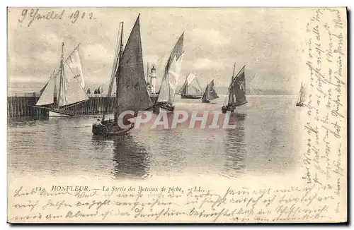 Cartes postales Phare Honfleur La Sortie des bateaux de peche