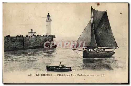 Cartes postales Phare Le Treport L&#39entree du port Bateau