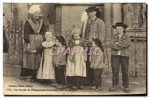 Ansichtskarte AK Folklore Une famille de Plougastel Daoulas