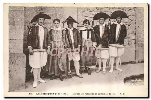 Ansichtskarte AK Folklore Le Pouliguen Groupe de Paludiers en costumes de fete