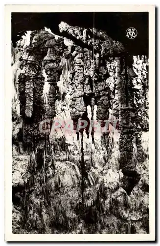 Cartes postales Grotte Grottes Aven d&#39Orgnac Les grandes stalagmites vues du cone d&#39eboulis