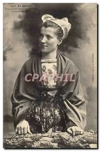 Cartes postales Folklore Jeune fille du pays de Leon Costume de fete