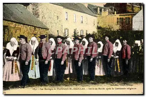 Ansichtskarte AK Folklore Les mariages de Plougastel Daoulas Defile de maries apres la ceremonie religieuse