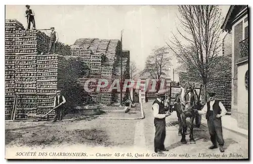 Cartes postales Mine Mines Societe des Charbonniers Chantier 43 et 45 Quai de Grenelle L&#39empilage des buches