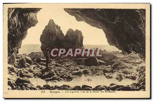Cartes postales Grotte Grottes Morgat Les aiguilles vues de la grotte des Normands