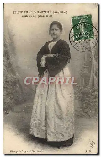 Ansichtskarte AK Folklore Jeune fille de Sarzeau Morbihan Costume des grands jours