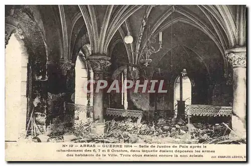 Ansichtskarte AK Palais de Justice Arras Salle de justice de Paix apres le bombardement Militaria