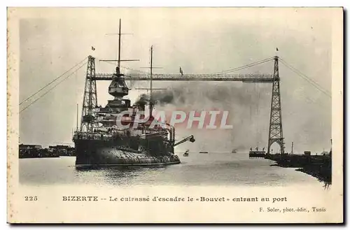 Cartes postales Bateau de Guerre Bizerte Tunisie Le cuirasse d&#39escadre le Bouvet entrant au port