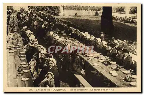 Cartes postales Folklore Environs de Ploermel Noce bretonne le repas des invites Mariage