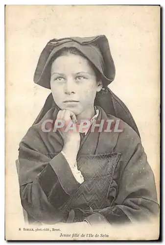 Cartes postales Folklore Jeune fille de l&#39Ile de Sein