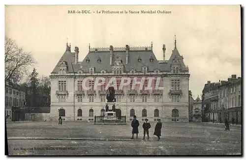 Cartes postales Prefecture et la statue Marechal Oudinot Bar le Duc