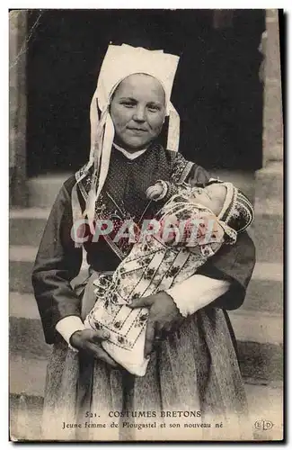 Ansichtskarte AK Folklore Jeune femme de Plougastel et son nouveau ne