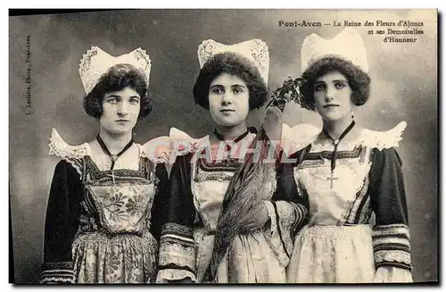 Cartes postales Folklore Pont Aven La reine des fleurs d&#39ajoncs et ses demoiselles d&#39honneur