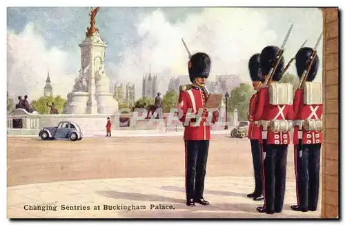 Cartes postales Militaria Changing sentries at Buckingham Palace